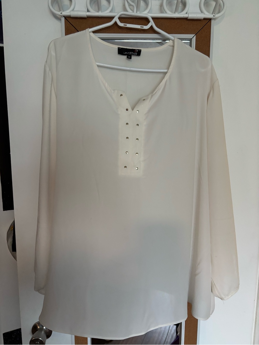 Laura Plus Petites - Femme Cream Long-Sleeve Stud Henley Blouse